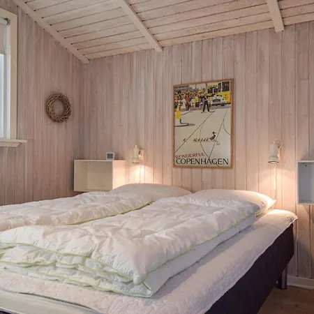 Дом отдыха Stunning Home In Blavand With Sauna
