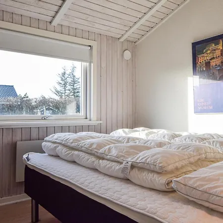 Дом отдыха Stunning Home In Blavand With Sauna