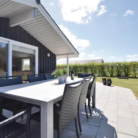 Дом отдыха Stunning Home In Blavand With Sauna Блаванн